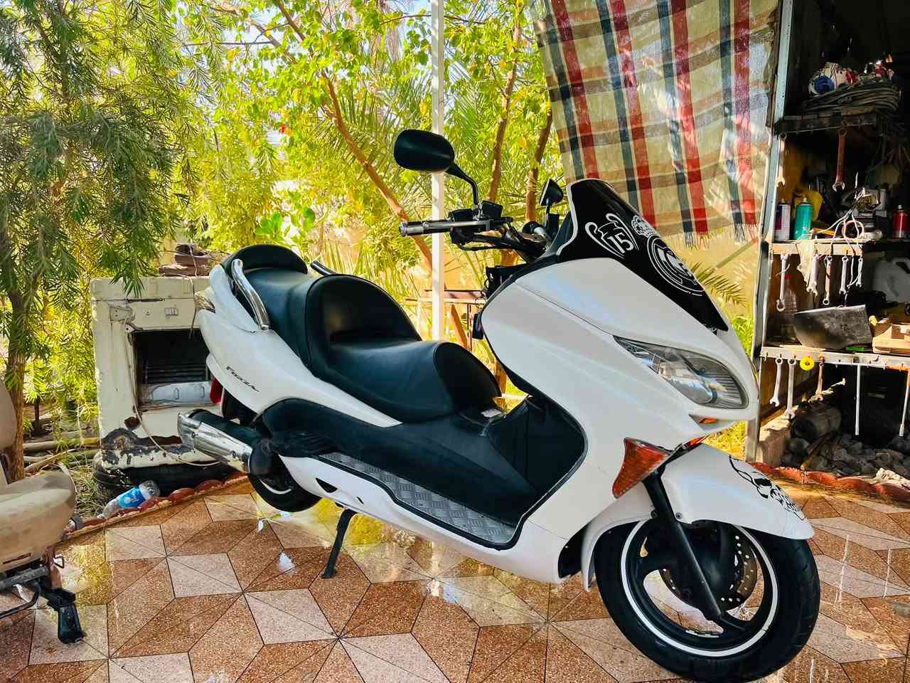 يا آلله 
سلام عليكم للبيع او مراوي  دراجه هوندا فورزه 🏍 🏍  9،0 كرستال آصل مكينه كير جدد مكفولات كير فول موصفات 
كير 4 تحويلات 7 نمر 
بصمه ✅
ستان صفح كهرباء ✅
دوس نيكل ✅
سايد بريك ✅
زوج سماعات بلاد ✅
دبل جكمجه ✅
بكلايتات كرستال لد ✅
كلوب جنطه ✅
بريك أمامي خلفي دسك جدد✅
وصل معرض موجود ✅
لايتات كرستال 
لون  مميز صدفي 💙🖤💚  شذره 
كهربائيات كلها شغاله كيج بانزين كيلو متر رون كيج حماوه كله بلادي ✅
حماوه نص عدل ثابته ليل نهار ☝
دراجه جاهزه على آخر حبايه مابيها نقص برغي نكره سلف  ألسعر (900 ) 💵 ألف وبيها مجال قليل للشراي رجاء ألموشراي لايكسر بحلالي علما دراجه سعرها مناسب مكاني (ديالى الخالص) للستفسار أكثر خاص أو أتصال(***********)  وآتساب موجود
