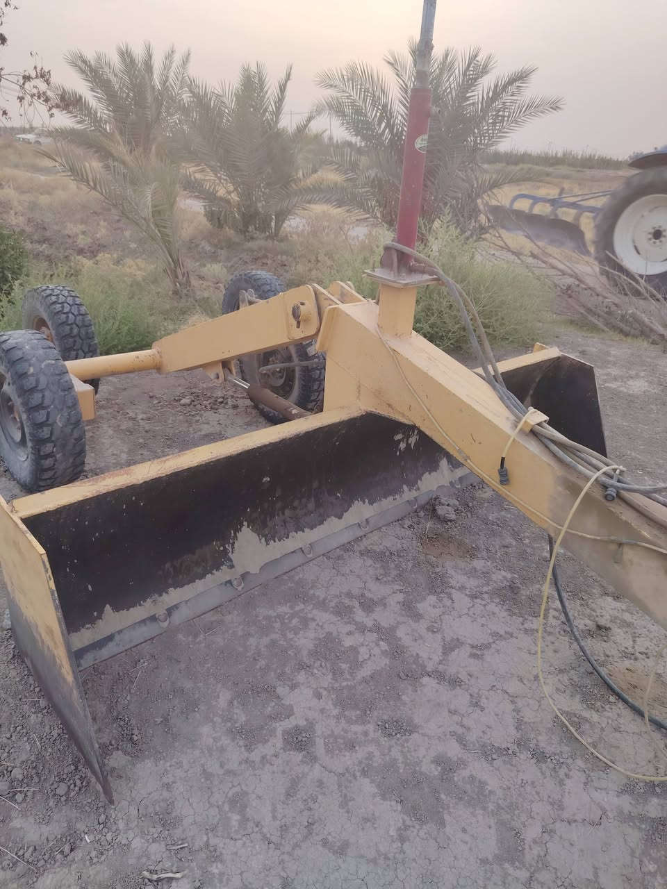 سلام عليكم للبيع  معدلان ليزر عرض مترين و90  معدلان كامل هوه واجهزته  ***********
