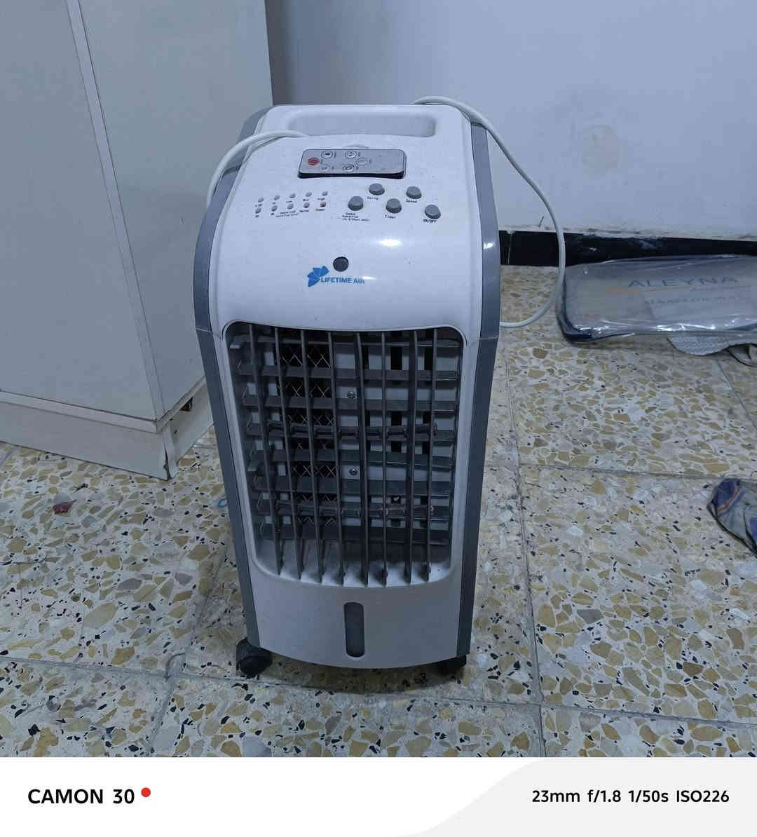 ميز طعام ٦كراسي ١٠٠الف
مجمده سعر١٠٠
مبرده كونفيره٤٠الف 
الرقم*********** العنوان الزعفرانيه
