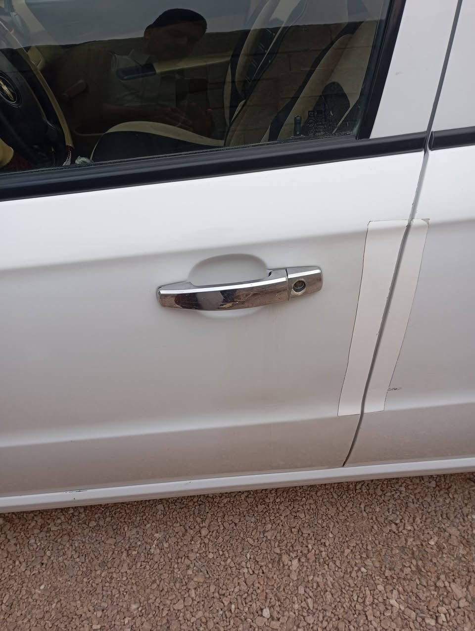 سياره افيوء للبيع 2013 رقم نجف  دولي باسمي سنوية لعام 2028 العنوان الوركاء المثنى  رايده 70 وبية مجال للاتصال ***********
