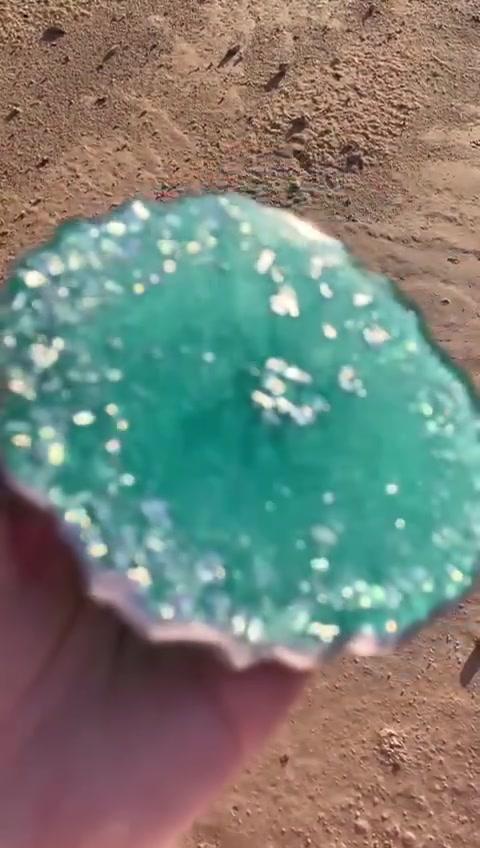 🎁 بمناسبة الصيف وتجديد الشغل، Noon Resin بتقدم لكم خصم 25% على القطع المميزة دي!
لمسة شياكة وتفاصيل بتخطف العين! ✨💚
كوسترات ريزن مصنوعة يدوياً بالكامل بجودة زجاجية عالية. 💎
​كوسترات صنعت بكل حب بدقة عالية جداً وتفاصيل مميزة، تنفع إضافة فخمة لترابيزتك أو سفرتك او مكتبك، وممكن تكون هدية شيك جداً لشخص عزيز عليكي. 🥰
​📬 للطلب ومعرفة السعر بعد الخصم، ابعتوا لنا رسالة فوراً على الخاص او على الواتس 01063341387
​ادعموا المشاريع الصغيرة وشجعونا بفولو وشير، واحصلوا على قطعتكم الفريدة دلوقتي بخصم مش هيتكرر. 💃
#noonresin #resin #resina #resin_art #resinart #resinjewelry #resindesign #resinartist #resinlove #handmade #فن_الريزن #أكسسوارات_شيك #هاند_ميد #لمعة_ريزن #ريزن_ارت #ريزن_ايبوكسي #ريزن_اعمالى


**إذا كنت صاحب هذا الإعلان وتريد حذفه لأي سبب، رجاءا أرسل رسالة إلى الدعم الفني**