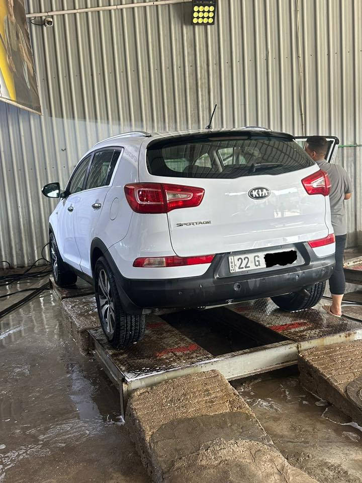 سبورتج موديل 14 بيها صبغ عدا الجنطة والبنيد ابيع عام السعر 115  رقم موبايل ***********
