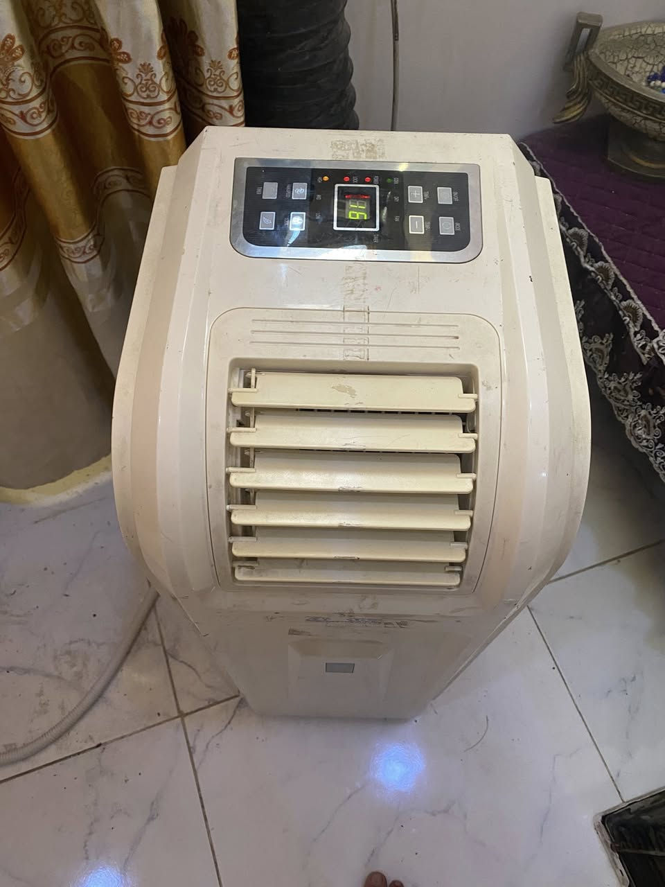 السلام عليكم من رخصة الادمن عندي سبلت متحرك يشتغل على السحب نظيف  ومداخل تصليح  وبيه ضمان اسبوع السعر 160 الف


**إذا كنت صاحب هذا الإعلان وتريد حذفه لأي سبب، رجاءا أرسل رسالة إلى الدعم الفني**