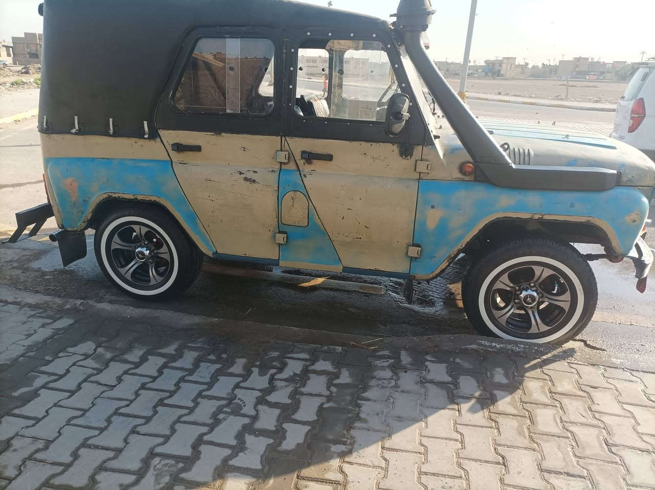 السلام عليكم 88 للبيع مكينه وكير ونجي شاصي جديد ابلادي داخل وخرج ***********
