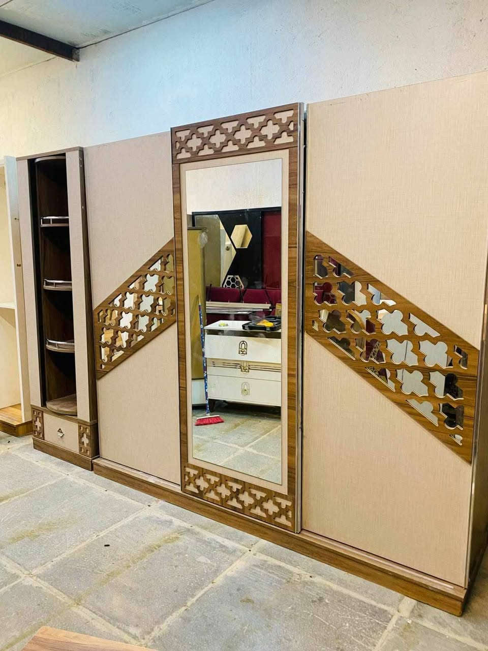 غرفة تركيا مستخدم نضيف 🤍
 ✔️تتكون من 10 قطع موديل حلو 
💰 السعر بسس 700قففل 
🚚 شد ونقل داخل بغداد مجانا
📦 توصيل لجميع المحافظات (كروة)


**إذا كنت صاحب هذا الإعلان وتريد حذفه لأي سبب، رجاءا أرسل رسالة إلى الدعم الفني**