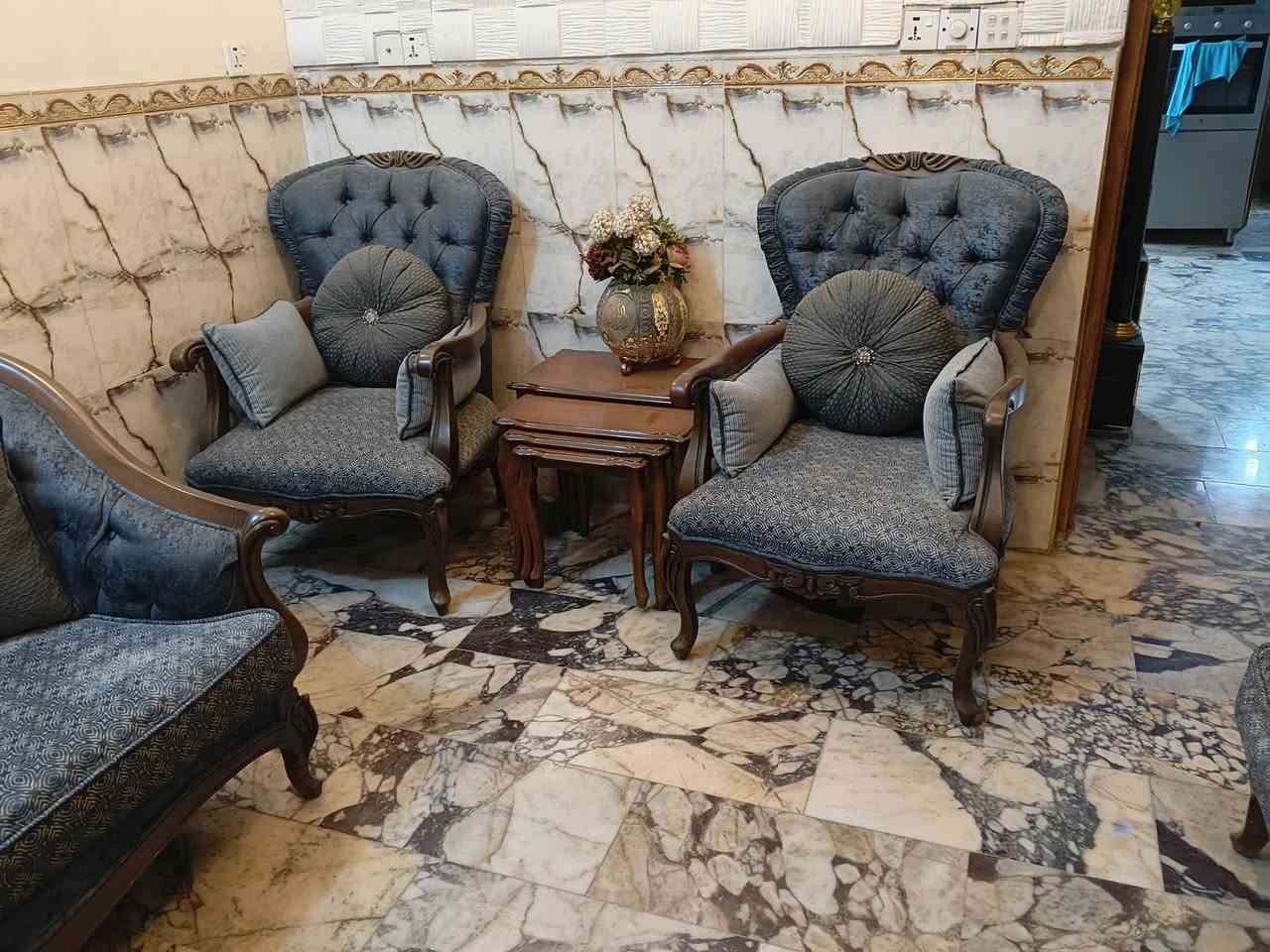 سلام عليكم تخم تركي خشب اصلي اربع كراسي وثنين كبار خذته ب 4500 دولار الله شاهد انطونه بي سعر وخير نشالله.           مكاني بغداد زعفرانيه


**إذا كنت صاحب هذا الإعلان وتريد حذفه لأي سبب، رجاءا أرسل رسالة إلى الدعم الفني**