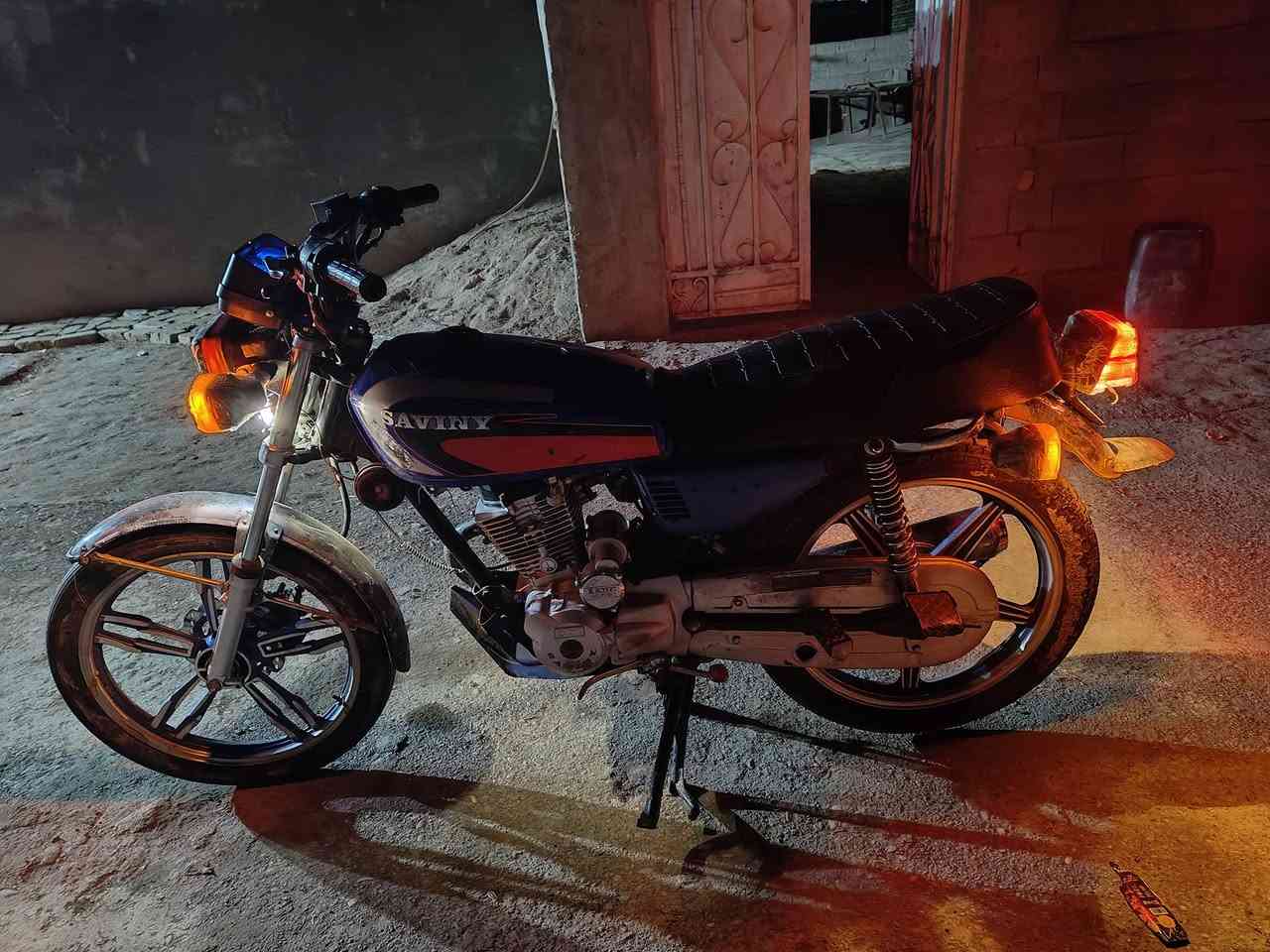 دراجه سافان 5نمر موديل 21 بس وصل مكينه نعومه وشلعه مفتوحه كهربائيات كله شغاله  شاصي مكفول السعر خاص  425 وبيهاا مجال مكاني نهر سعد***********
