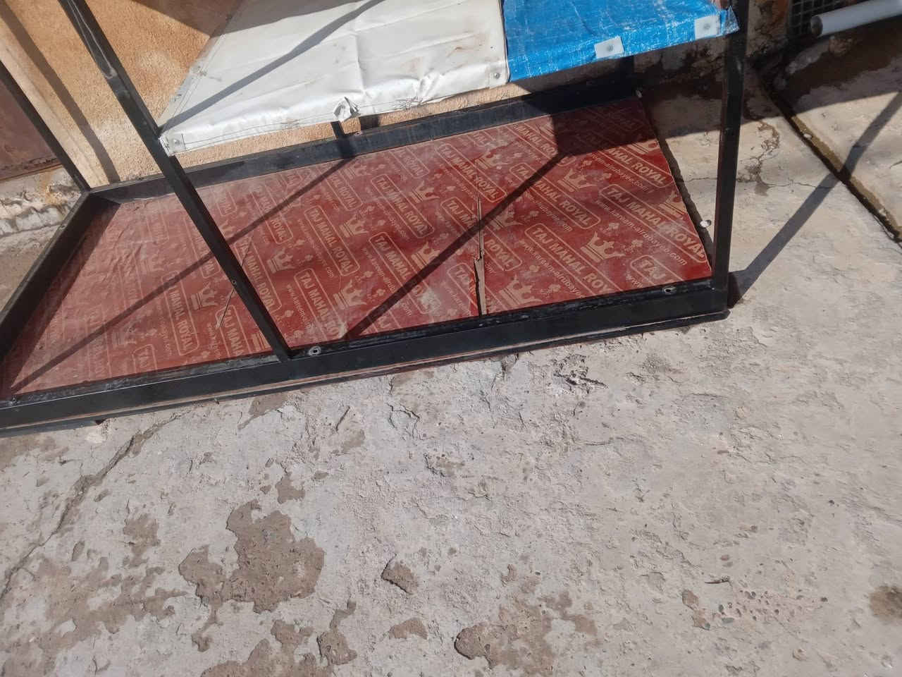 سلام عليكم قمريا مال مخضر جديدا مال ستوتا السعر 150 وبيها مجال  الرقم ***********
