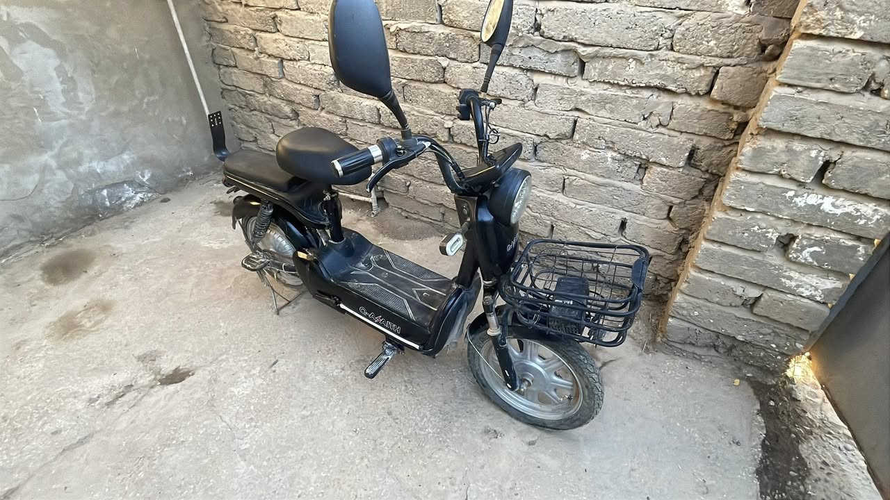 سلام عليكم دراجة شحن مستعملة فقط شهر سعر 200 وبيهة مجال.  للتواصل ***********
