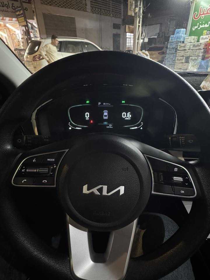 سلام عليكم 
سيارتو k3 موديل ٢٠٢٤
السيارة كفاله عامه عده قطعه وحده صبغ والباقي كفاله من كلشي 
السياره نضيفه وماشيه ١٢ الف بس 
مواصفات :-
 فتحه
بصمه حساس امامي خلفي
كامره 
شاشه 
اوتو هولد (توقف ذكي)
اربع وضعيات قياده 
مانع انزلاق
ترحيب
مري شفط
تحكم لايت كهرباء
اشاير مري
لدات
السياره رقم اربيل وبسم شركه رقم الدولي الجديد هزه وسنويه 
***********
