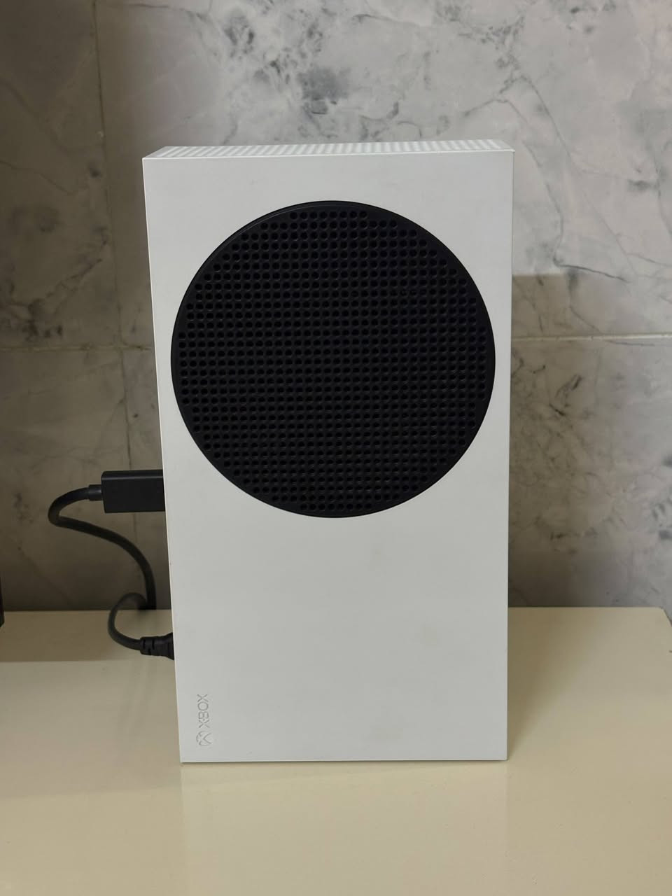 🔥 للبيع Xbox Series S –
🎮 جهاز Xbox Series S بحالة ممتازة جداً، استخدام شخصي ونظيف، 

✅

📦 المحتويات:✔️ جهاز Xbox Series S.✔️ جويستك أصلي.✔️ جويستك GameSir إضافي.✔️ جميع الملحقات الأصلية.✔️ الكارتون الكامل.✔️ UPS مرفق مع الجهاز.

💰 السعر: 440,000 دينار فقط.

📍 العنوان: الفلوجة.🚚 يتوفر توصيل للمحافظات.

📞 للتواصل والاستفسار:***********

⚡ الجهاز جاهز للاستخدام مباشرة، والسعر مناسب مقارنةً بحالته ومحتوياته.
