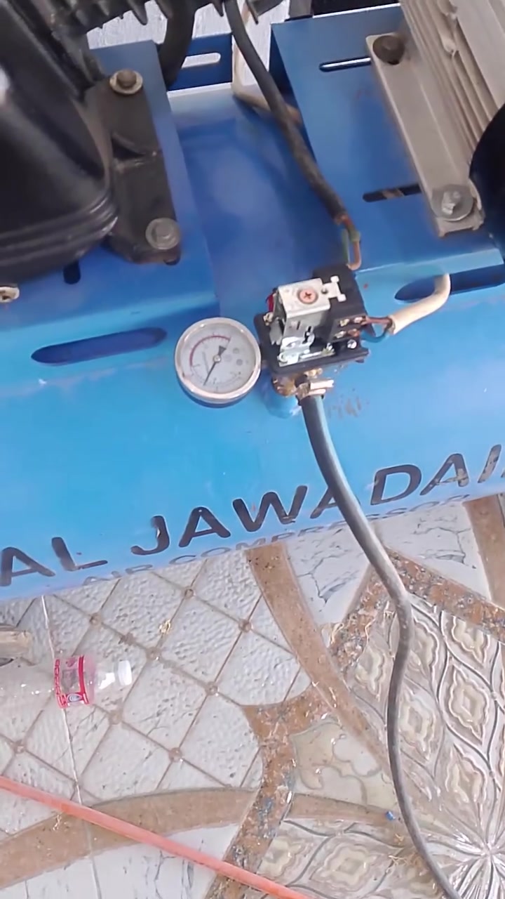 بسب الوعود الكاذبه تم نشر مره ثانيه غراض محل للبيع بنجر وبلنص سيارات ***********هاذا رقمي للاتصال
