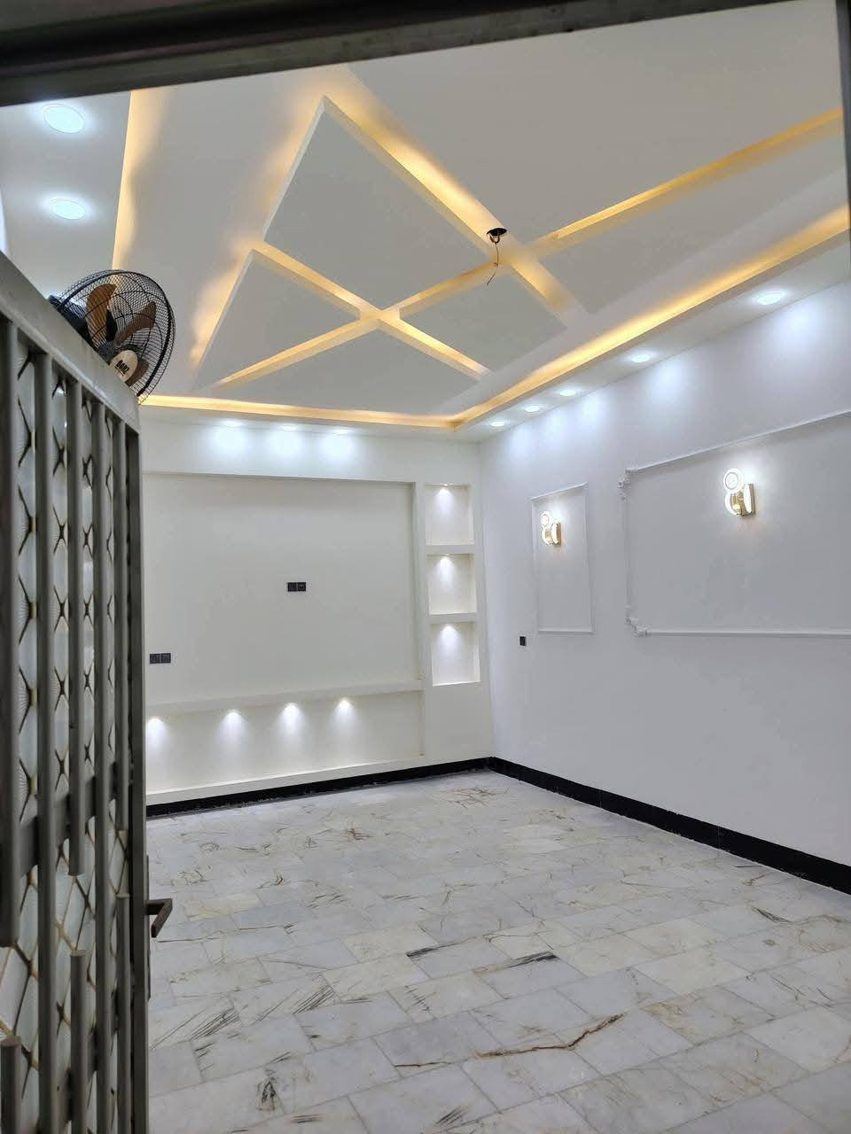 سلام عليكم ورحمة الله بيت طابقين 112 متر
خلف مستشفى ابو مهدي المهندس 🌴
العنوان حي الفتح خلف تجاري مباشر سند ٢٥ كامل خدمات ماء مجاري كهرباء وتبليط تحويل بسمك وقرار محكمه

البناء طابوك جمهوري درجه اولى
ديكورات مغربيه ارضيه مرمر واجه ملكيه

البناء فول بس جيب ملابسك وكعد

تفاصيل البيت

استقبال وصاله ومطبخ وصحيات داخليه وخارجيه ومنور

الطابق الأول
٣ غرف نوم وصاله وصحيات وسطحين

الاستفسار***********

بسعر مغري بلاش
