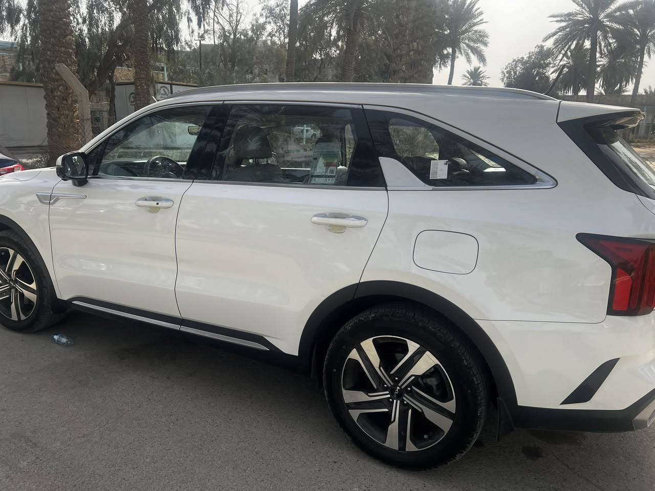 سلام عليكم سيارة سورنتو للبيع 2022 
فوول 1/1. 
5 كاميرات شاشة ديجيتل مواصفاته    
كشنات تدفئه تبريد + كهرباء 
تبريدهه ثلج ❄️ 

سقف بانورامي بالكامل 

ماشية 33 الف  حقيقي السياره مطالعه خارج بغداد 

سياره ضمان دولي والحد الان بعده بالضمان الدهن مالته بالشركه

السياره محافظ عليهه بانزين محسن  
السياره محركهه 6 اسلندر

رقم مميز

سايد بريك كهرباء 

دفع رباعي فور ويل 

٤ انضمه قياده 

كير ماوس 

تخم تاير جديد

وباقي التفاصيل منشوره بالفديو اسفل 

بيه بعض الملاحضات الرصعات اكو بعد ملاحضه 
السياره ممسوي شي بيهه ابد ولا داخله تصليح  الفديو مصور كلشي بيهه  سياره نضيفه ومماشيه هواي السياره مال بيت
سياره مكفوله لا بيهه الضربه ولا بيهه قطرة صبغ
 السعر 310$
للاستفسار اكثر هذه الرقم***********
رجاء اتئكد من الصور او من الكاتبه قبل لا تتصل 
مكان السياره بغداد/
