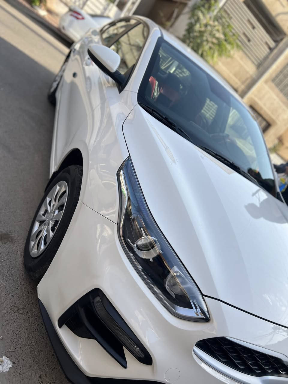 السلام عليكم …

سيراتو خليجي موديل 2021 رقم اربيل وكالة باسمي سيارة جديدة مال بيت استخدام شخصي فقط … 
ماشية 32 الف فقط 
محرك 1600
حساس خلفي
ابيض ثلجي
تحكم ستيرن 4 جهات
ويل كب 
ايرباك اربع جهات 
مكفولة عدا الدعامية الخلفية وطعجه بسيطة بالصندوك جوه الرقم بالضبط ضربني ابو دراجة كما موضح بالصور.. 
السعر 158 وبيه مجال بسيط..
للاتصال ***********
