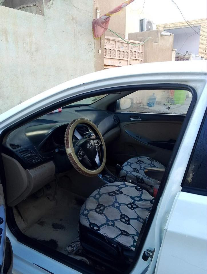 السلام عليكم اكسنت موديل 2016خليجي محرك 1600دوش كير محرك تبريد صدر مكفول  محتاجه فقط حمام داخلي حدادية ترتيبات بسيطه بسمي السعر 90وبيها مجال بسيط  مكاني  النجف  ***********
