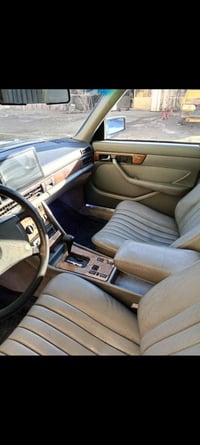 للبيع مارسدس جانبو راسي 560 أصل موديل 89السيارة جاهزة كير محرك VVTمحرك...