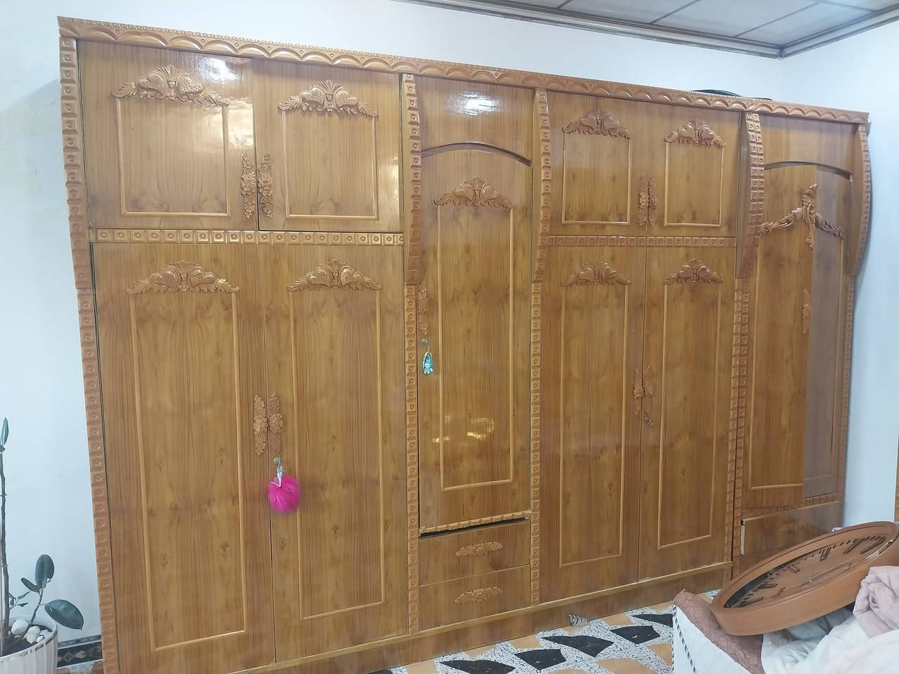 غرفه نوم مستعملة شي قليل ماخذه 900 ب 750 شراي تعال خاص واتساب ***********
