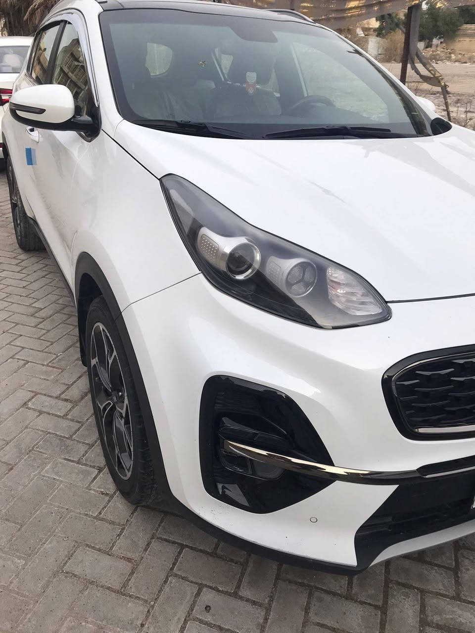 كيا سبورتج موديل ٢١ جيتي لاين بيه بارد بصيط والباقي مكفوله  ماشيه ٦٤ مكان السياره بغداد رقم الهاتف *********** السعر  ٢١٣ وبيه مجال بصيط
