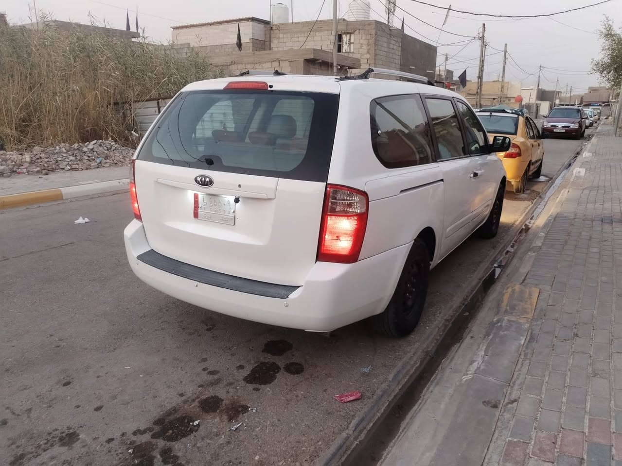 السلام عليكم سيدونه موديل ٢٠٠٩ خط سماوه كربلاء السياره جاهزه السعر ١٣٥ وبيهه مجال للاستفسار ***********
