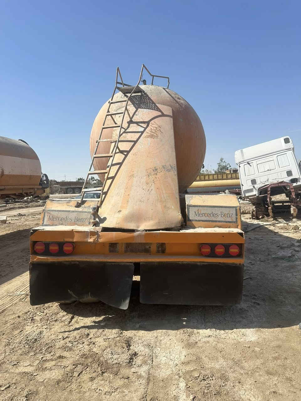 للبيع سايلو سويدي ٣ دناكير بدون دويز وضاغطه
***********
