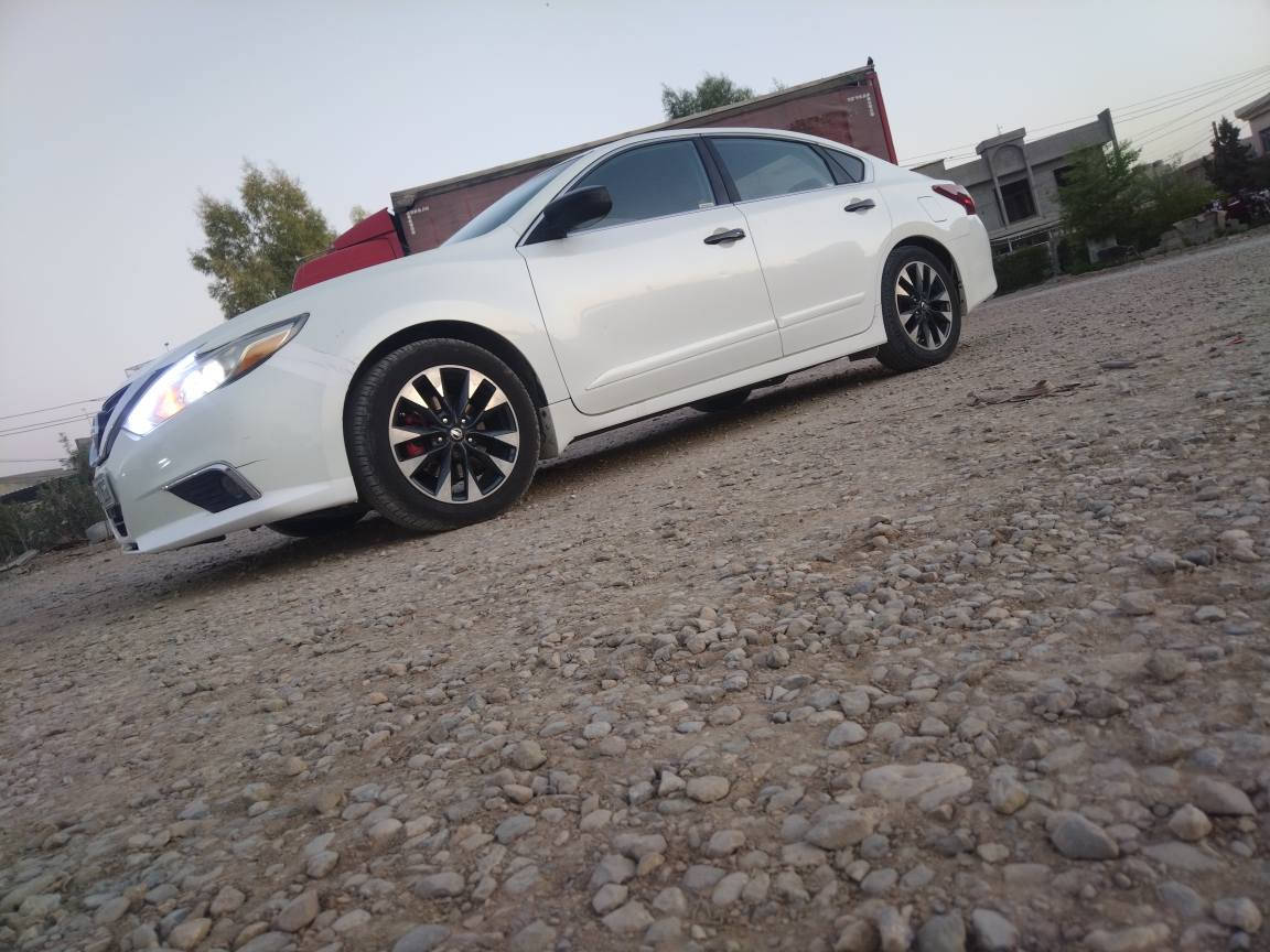 Nissan Altima  SR  2017 
ڕەنگی سپی سەدەفی
80  KM  ڕۆیشتووە
فول مواسفات بەس سلایت نیە
ڕەقەم شانسی و
ڕەسمی دەعمەکەم داناوە 
زۆر پاکەو وەک شەریکە ماوەتەوە
نموونەیە لەجوانی 
ڕەقەم سلێمانی بێ کێشەیە
مەکینەی V4نەکراوەتەوە
گێڕو مەکینەی بەشەرت هەمووگیانی بەشەرت
شوێن هەولێرــــــــ بنەسڵاوە
1N4AL3AP7HN318291
ژ.م *********** واتساپ+فایبەر

نيسان التيما موديل. 2017 
مواصفات SR 
لون  ابیض
حادث صورة موجود 
مفطوح ايرباك بدون دواخل
مرقم سلیمانیة 
سيارة كاملة بدون مصرف 
فول بس بدون فتحة مداريها من جميع نواحي الادامة 
ماشية 80 km  
 عنوان اربیل . بنسلاوە 1N4AL3AP7HN318291
للاستفسار  ***********
وتساب+فایبر أربيل, العراق
