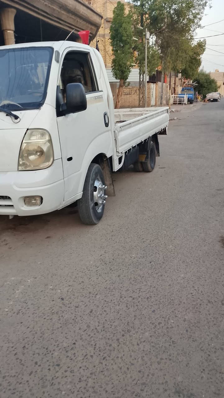 السلام عليكم
سيارة بنگوفحل  للبيع   مديل٢٠٠٦
سنوية نموذج رقم ٢
راعيها حاضر للتحويل
الرقم صدامي 
الرقم ﴿***********﴾
