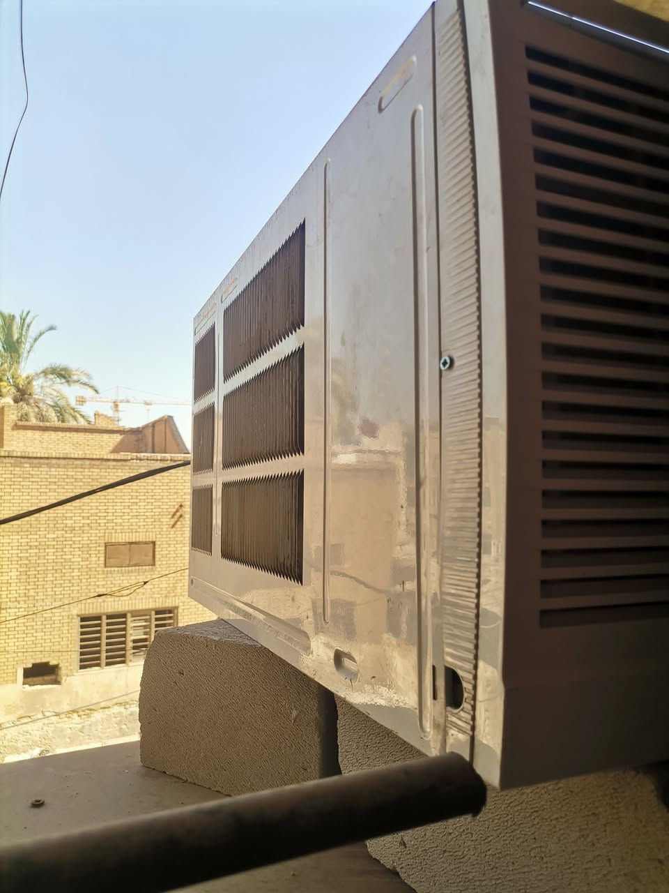 السلام علیکم مكيف توسوت 2 طن  بعد اخو الجديد مستخدم موسم واحد الكهرباء ضعيفه ويفصل
***********

