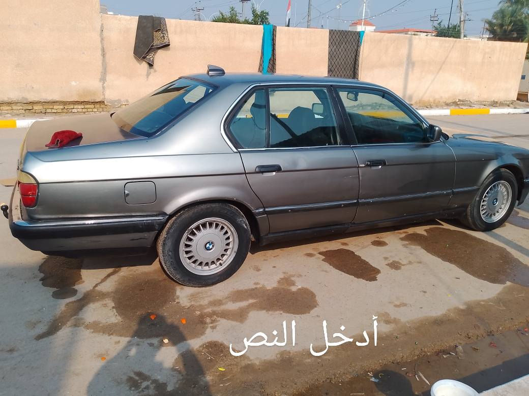 سلام عليكم بي ام مديل 1992
حجم السياره ول محرك 730 اصل 
سياره جاهزه مكينه ناعمه بس الكير اول نمره بيه وغه بقيت النمر ناعمات 
سياره بسمي رقم انكليزي صار سبوعين من رقمتهه بسمي اني ابو السنويه رقمهه بغداد 
السعر 45 او بيهه مجال 
الشراي يتصل واني بخدمت الجميع 
***********
