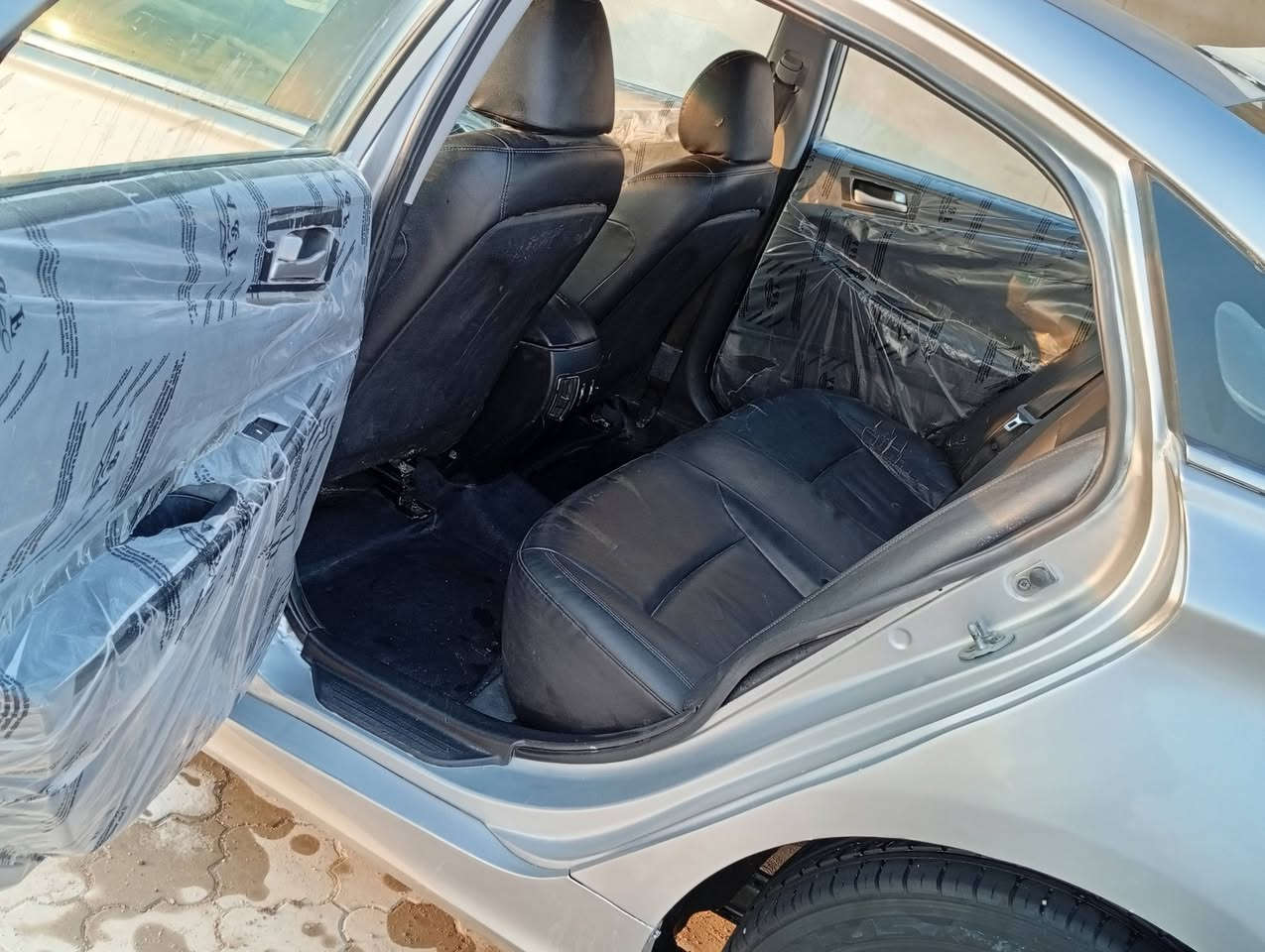 سلام عليكم
سوناتا موديل 14  متوم   خطين اصل غاز بانزين 
حاليا استخدم غااز لصرفيه سياره جاهزه من كلشي كشنات جلد سبير ما نازل مكينه وكير كارتون رقم وسنويه نكليزي سياره جاهزه تبريد ثلج كهربائيات كلهه شقاله شاشه بلازما 
 السعر 53 ومجال لجيه   بصره. الزبير 
رقم واتساب واتصال***********
