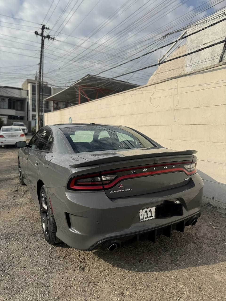 السلام عليكم اخوان جارجر GT خليجي  ٢٠١٩سمنتي رقم بغداد بسمي وكالة ليث العبيدي مكفولة من الضربة والصبغ فقط بارد بالجاملغ الامامي ايمن من يم الواقيه وتكحيل و بالباب كد شبر بسيط فول مواصفات فتحة سقف شفتات كير بالستيرن بلادية شاشة جبيرة دبل كشنات جلد دبل حظن علامة جيتي كشن سايق كهرباء دكمة سبورت ودكمة سوبر سكات محرك ٣٦٠٠ سته سلندر شوته kn بلادية السيارة نظيفة كلش والصور تحكم مكاني بغداد حي الجامعة رايدها ب٢٥٥ وبيها مجال ***********
