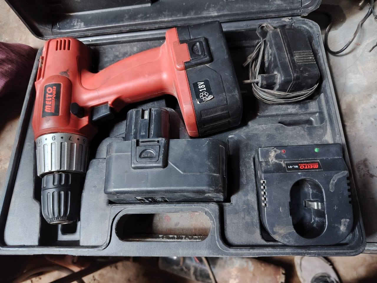 السلام عليكم
ماكنة لحام ايدون اثري فيز ١٧٥ ألف 

ماكنة لحام لورينزو هولندي ملف نحاس جديدة ٩٠ ألف 

كوسرة ثابتة الحجم الكبير صيني مؤسسه بلادي ثري فيز ١٧٥ ألف 

دريل كسار ٩٠ ألف 

مكص بليت حجم الصغير ٥٠ ألف 

دريل كهرباء طوبه ١٣ ملم ٢٠ ألف 

دريل شحن مع بطارايت عدد ٢ وشاحنة السعر ٢٠ ألف 

مكاني بغداد شارع الكفاح 

***********
