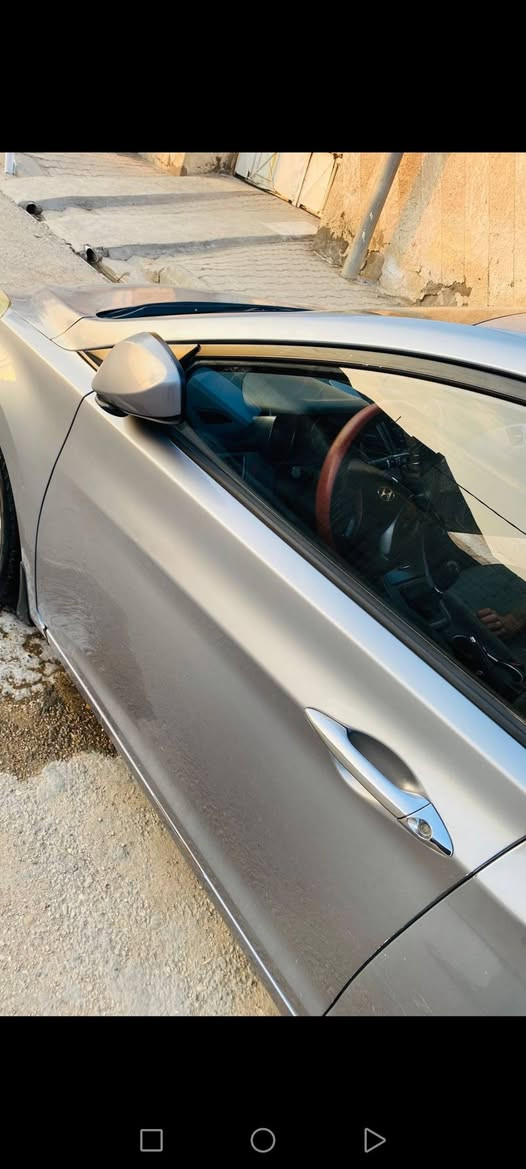 سلام عليكم الإنترة 2015مكفولة عدة بس البنيد مصبوغ سيارة مابية شي جاهزة رقم مثنئ كير عادي 7نمر مكينة نضيفة حدادة بل جيس توني مسوية قبل 10ايام مراوس عادي سعر ٨٥ وبية مجال ***********
