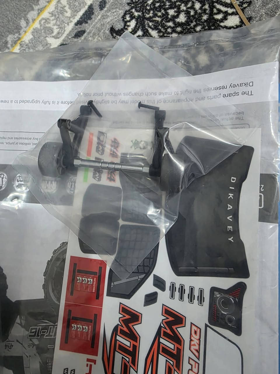 اب تعمل بالتحكم عن بعد من طراز Dikavey MT-16، وهي شاحنة عملاقة بمقياس 1/16 وتعمل بنظام دفع رباعي.المواصفات الفنية: تم تجهيزها بمحرك بدون فرش (Brushless) ونظام تحكم راديو بتردد 2.4 جيجاهرتز.الأداء: تدعي أنها قادرة على الوصول إلى سرعات عالية تصل إلى 50 ميلاً في الساعة (حوالي 80 كم/ساعة) عند استخدام بطارية 3S.


**إذا كنت صاحب هذا الإعلان وتريد حذفه لأي سبب، رجاءا أرسل رسالة إلى الدعم الفني**