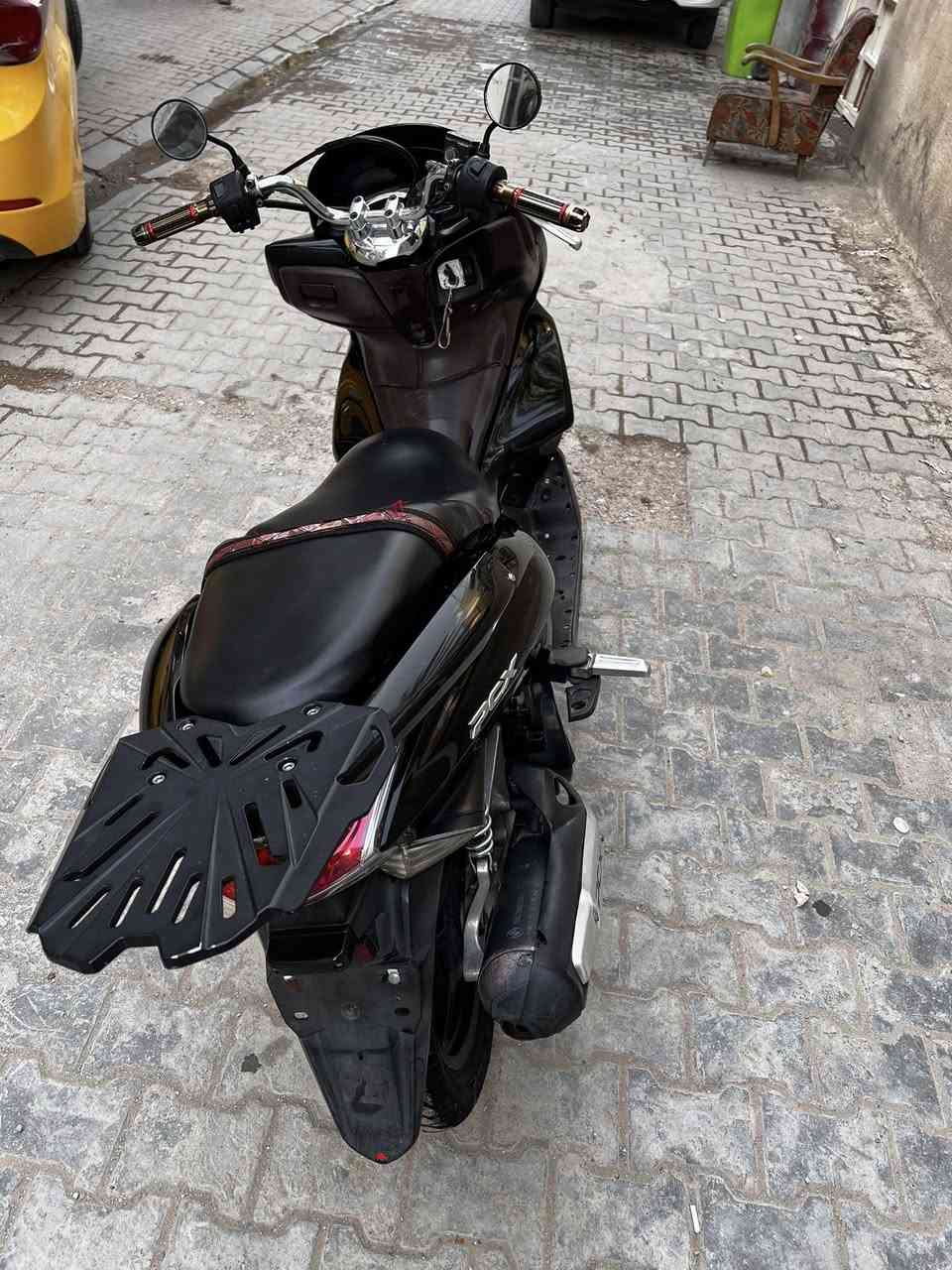 السلام عليكم pcxجيل اول ياباني الدراجه جديده ومحرك مكفول  السعر مليون و200 المكان بغداد ساحه عدن الرقم ***********
