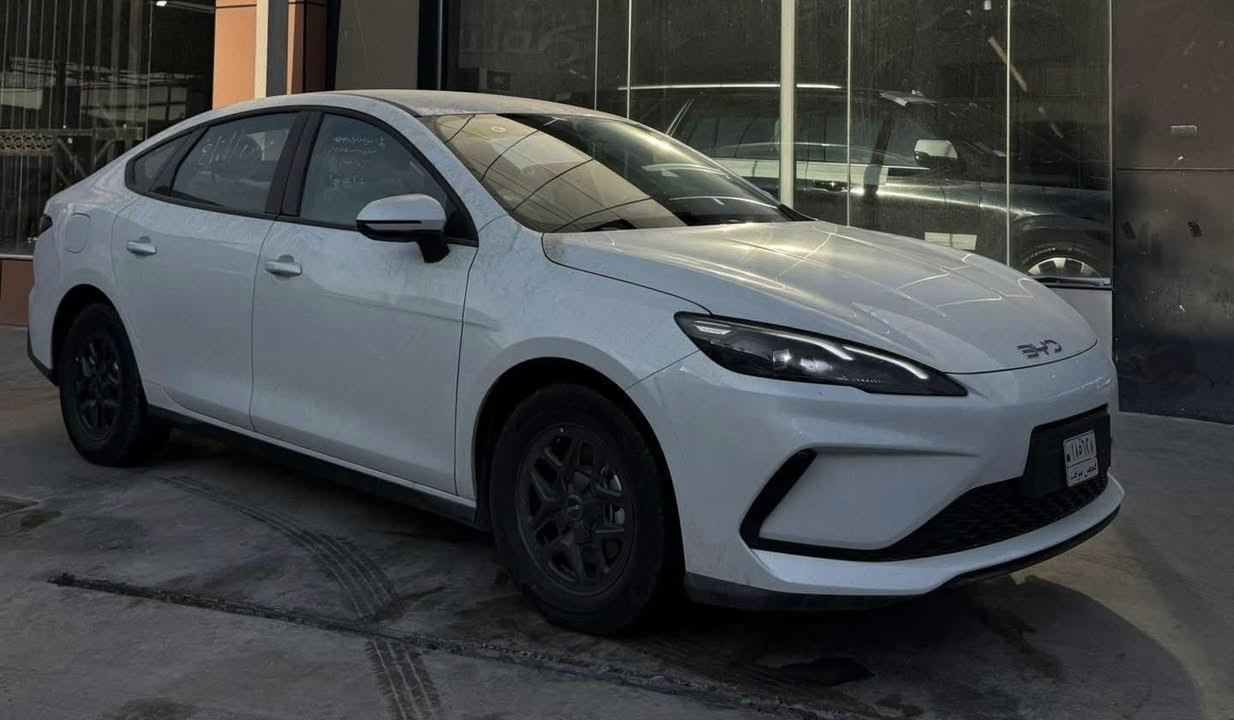 السعر 18 مليون و450 الف مع الشاحن مع جميع الغراض
سيل5 2025 زيرو العنوان بغداد الشعب للاستفسار 
***********
