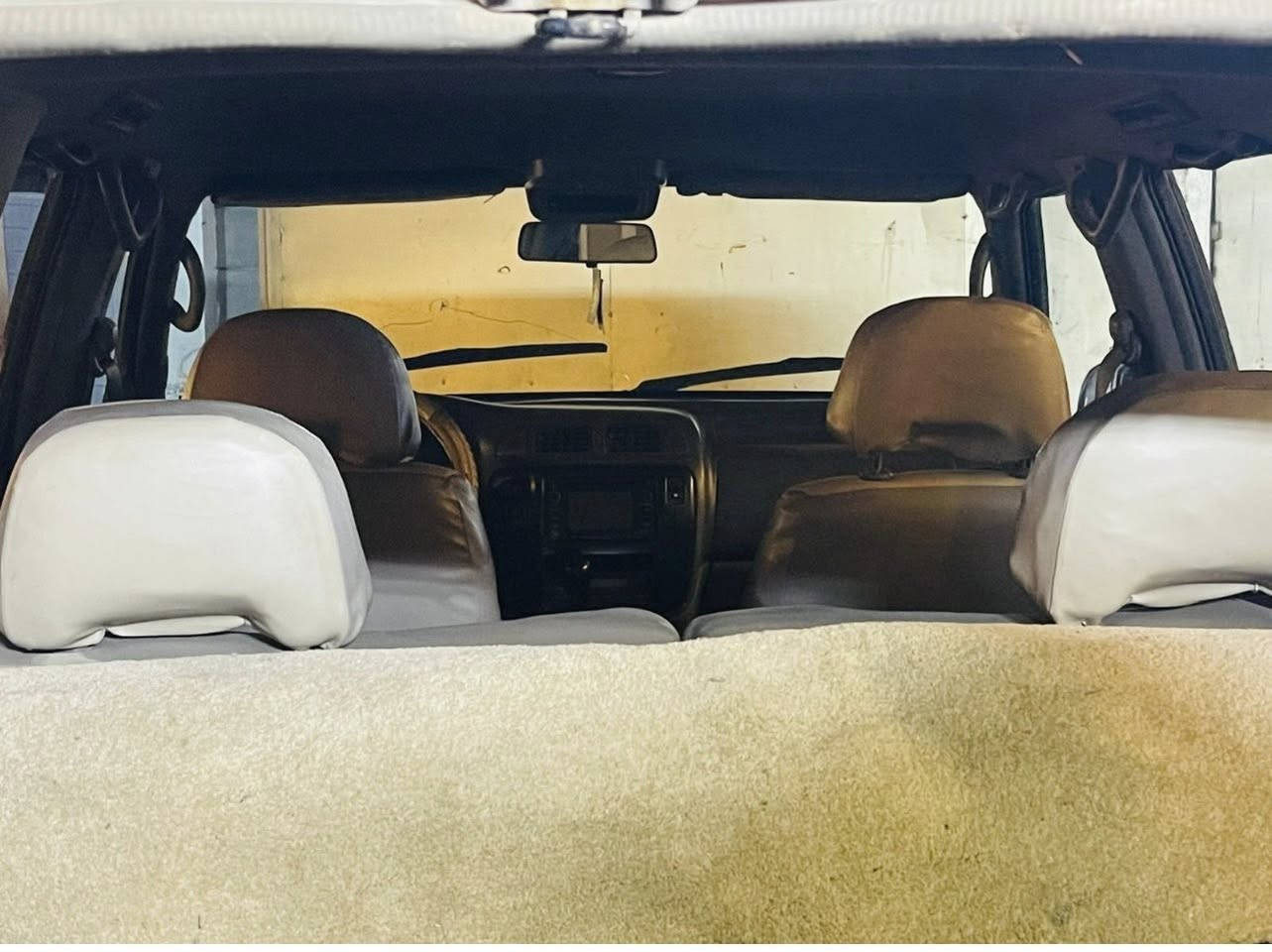 سلام عليكم نيسان  باترول سفاري 1998 نوزل
محرك وكير كفالة (كير عادي)
رقمها مميز سماوة ب اسمي
تبريد 3 قطع
ثلاجة
4 جام كهرباء
صدر امامي وخلفي جديد
دبل تانكي
فور ويل شغال
السيارة مرفعة 6 انجات
منظومة غاز حكومي 80 لتر 
كلج جديد وكالة
دعامية خلفية حديد تفصال
كهربائيات كلها شغاله
مراوح لوك مال وكاله
السعر ٩٠
اتصل على الرقم ***********
***********
