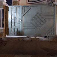 يوجد باب سلايت مع محجل مال درج وباب مال مدخل انضاف حيل جدا مال تفليش و...