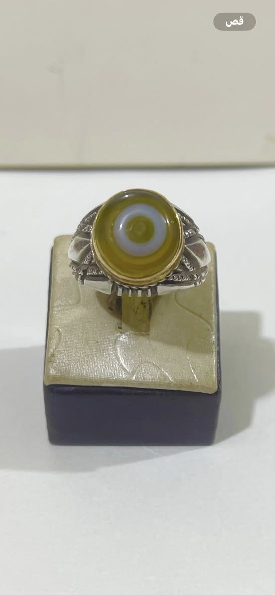 تحفه من السليماني الاصفر قديم صياغة يدوية ثقيلة وروعة داير ذهب عيار 21 للصائغ امير خربالي قياس الخاتم 24 بغداد حي الجوادين *********** الأستفسار على الخاص

