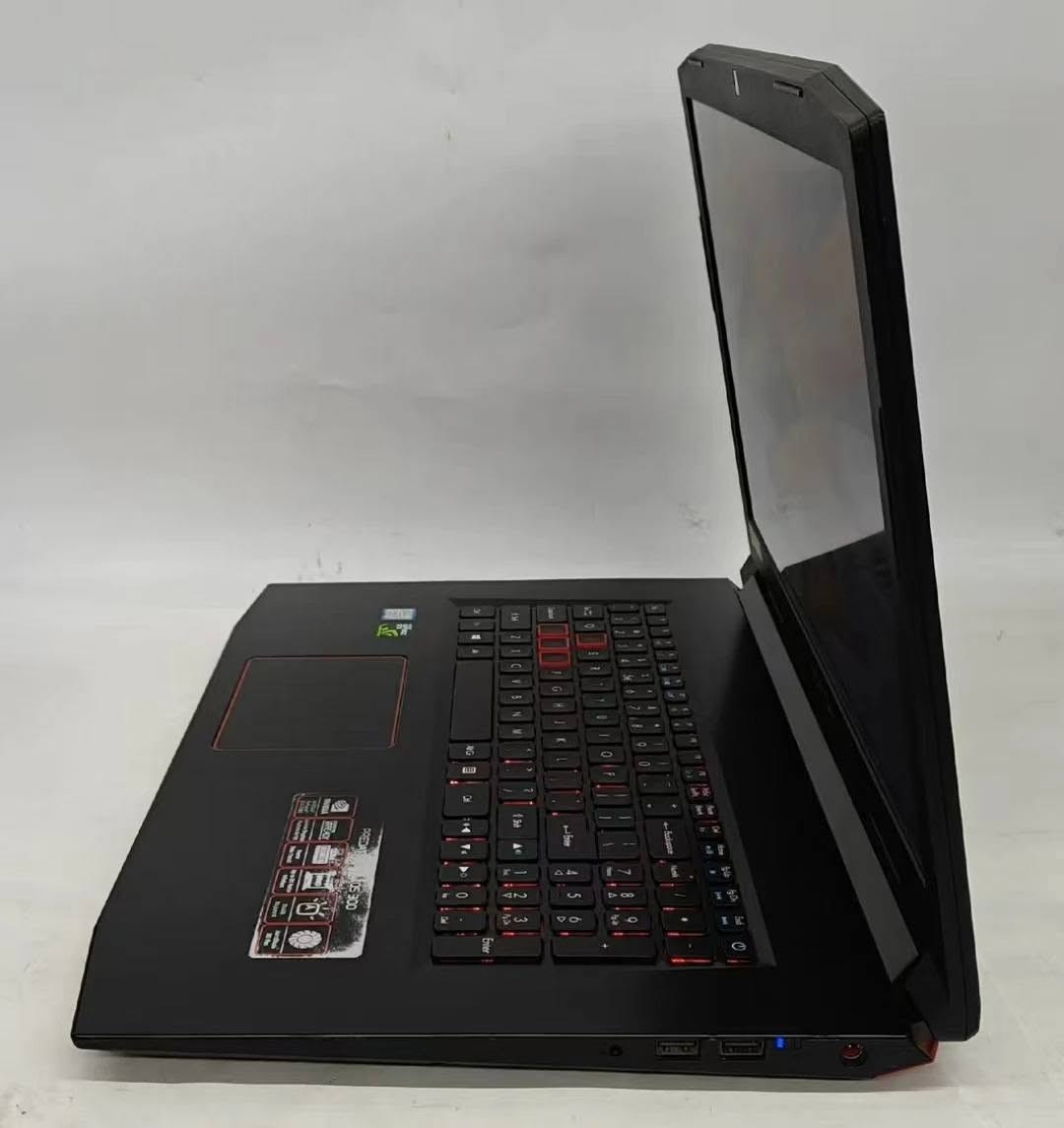 *للبيع Acer Predator Helios 300 PH317-51 - نسخة 6 أنوية*
*الحالة*: مستخدم نظافة 97% 
*المواصفات*:
- *المعالج*: Intel Core i7-8750H 6-Core 4.1GHz Turbo - مخصص للشغل الثقيل
- *الرام*: 16GB DDR4 
- *التخزين*: SSD 256GB NVMe سريع - الويندوز يفتح بثواني + ألعابك
- *كرت الشاشة*: NVIDIA GTX 1060 6GB - يشغل Warzone, Cyberpunk, GTA V Ultra
- *الشاشة*: 17.3" FHD IPS 144Hz - سلاسة خرافية للألعاب التنافسية
- *الكيبورد*: RGB 4-Zone + أزرار WASD مضيئة
- *التبريد*: CoolBoost + مروحتين Aeroblade 3D - تبريد قوي حتى بالصيف

*مناسب لـ*: جيمنج احترافي، مونتاج بريمير، فوتوشوب، برمجة، 3D

*السعر*:  750 الف
*المكان*:  النجف، تسليم يد بيد وتفحص براحتك قبل ما تشتري

***********

