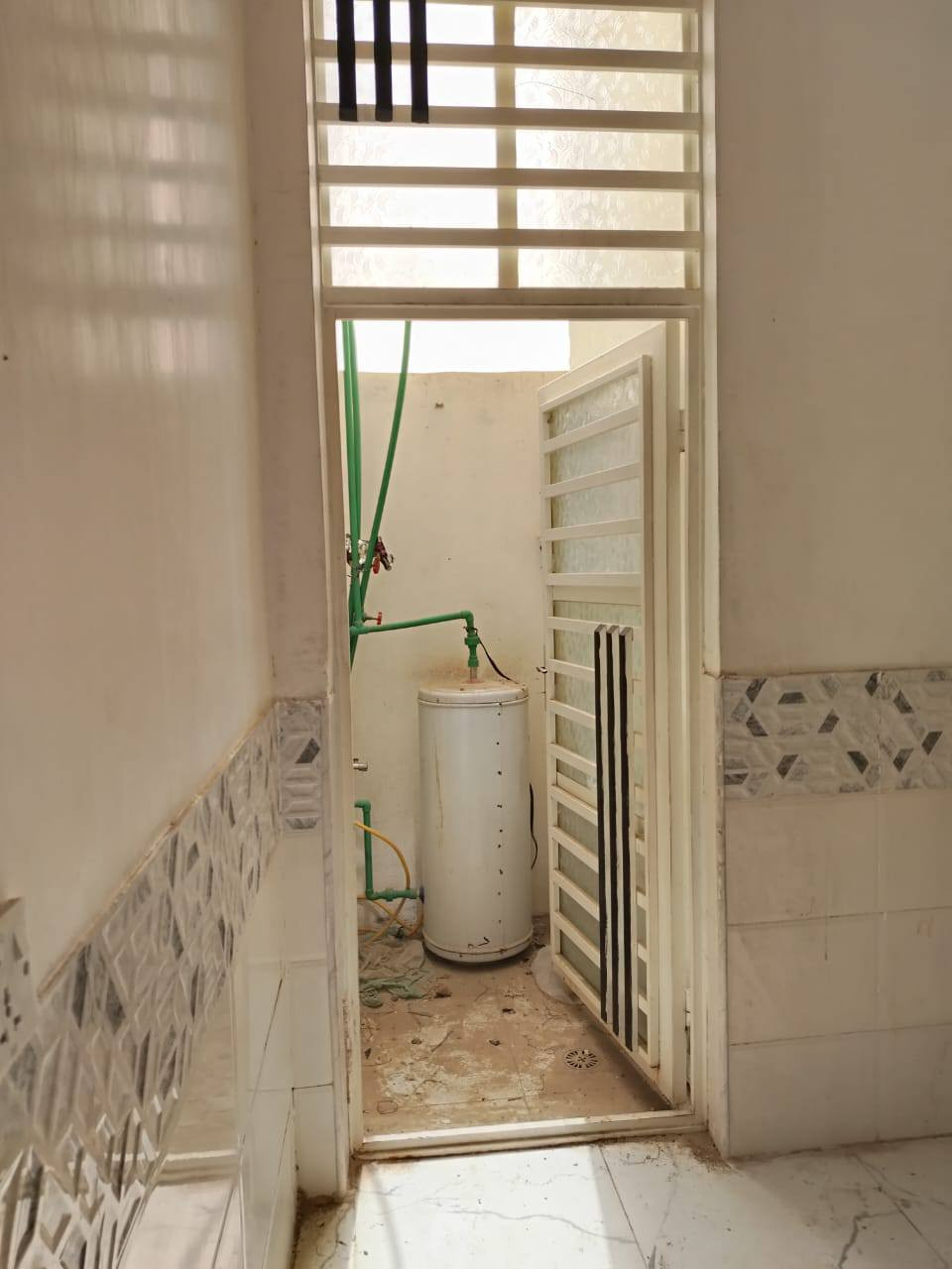 بيت ٥٠ متر مربع بناء جديد بحي نداء شارع ١٥ طابقين السعر نهائي ٥٥ الاتصال على الرقم ***********
