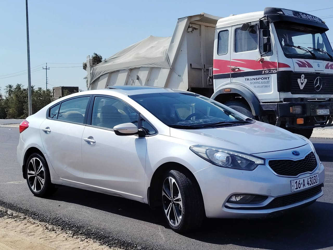 السلام عليكم
للبيع كيا سيراتو خليجي 2016
رقم قادسيه انكليزي تحويل ثاني يوم
مواصفات تحكم ستيرن فول كروز سرعه
فتحه سلايت لد امامي ويل كب كروم
مري شفط اشاير بل مري ساحبه وحافضه
شاشه وكامره يدات نيكل سياره جاهزه حداديه وكير ومحرك وتبريد
         السعر 125 وبيها مجال
اي استفسار اتصال ***********
