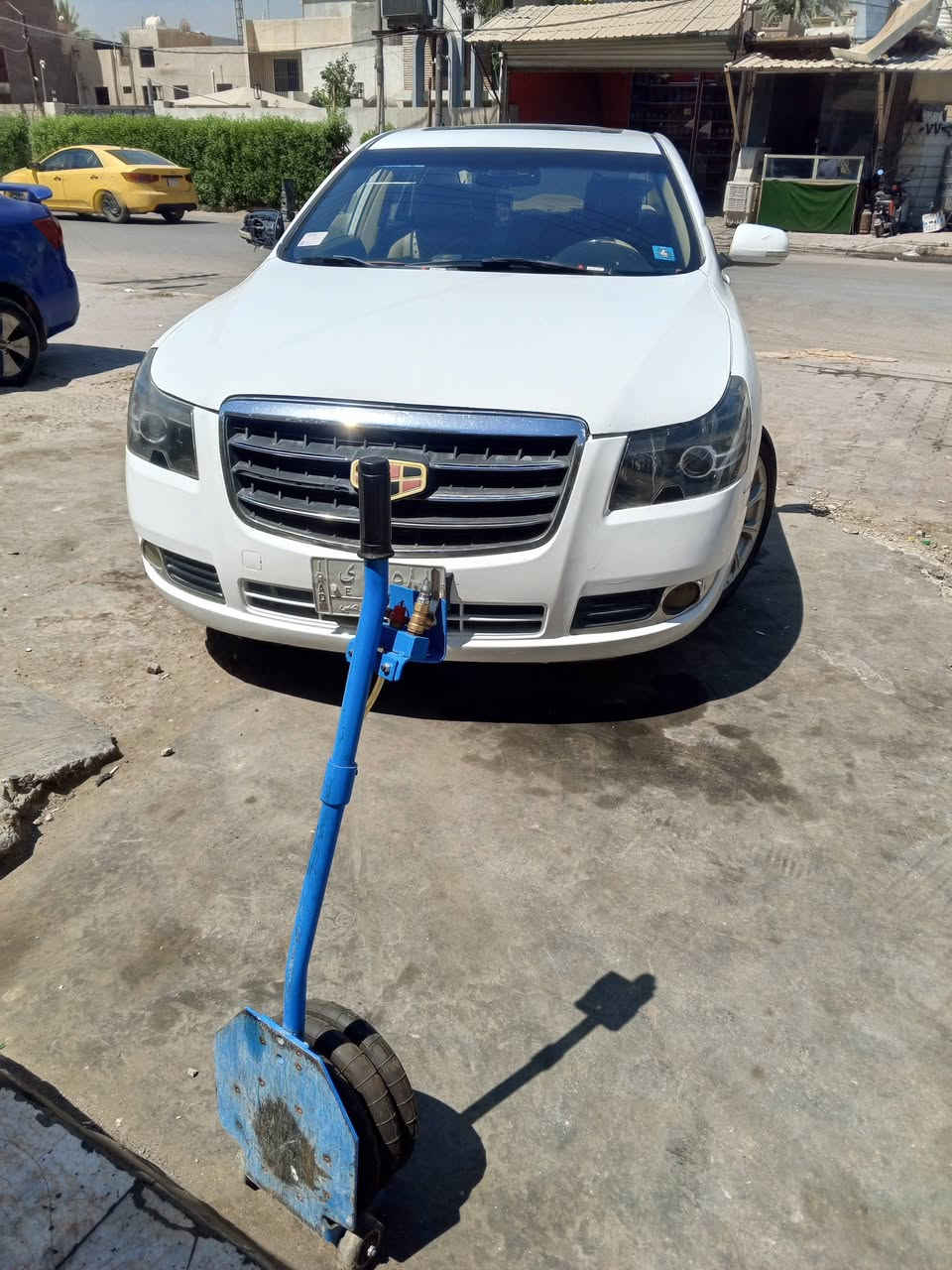 جيلي امكراند C8
محرك ميتسوبيشي المرغوب والاقتصادي  لوك ويشتغل على بانزين عادي بدون مشكلة مكفول
كير اوتو  وسبورت مكفول
شاشة ايباد وكاميرا خرائط ويوتيوب
موديل 13
قطعتين صبغ فقط والباقي مكفول
كونترول 4 جامات كهرباء واوتو
سلايد شغال كهربائي
قفل مركزي ونظام سرقة
لايتات زينون واوتو وبك لايت ليد
كشنات جلد
تبريد مركزي امامي خلفي ثلج وتحكم بيانو وشاشة
السعر 59 وبيها مجال بسيط‏‪
عنواني بغداد الدورة ‏‪***********
