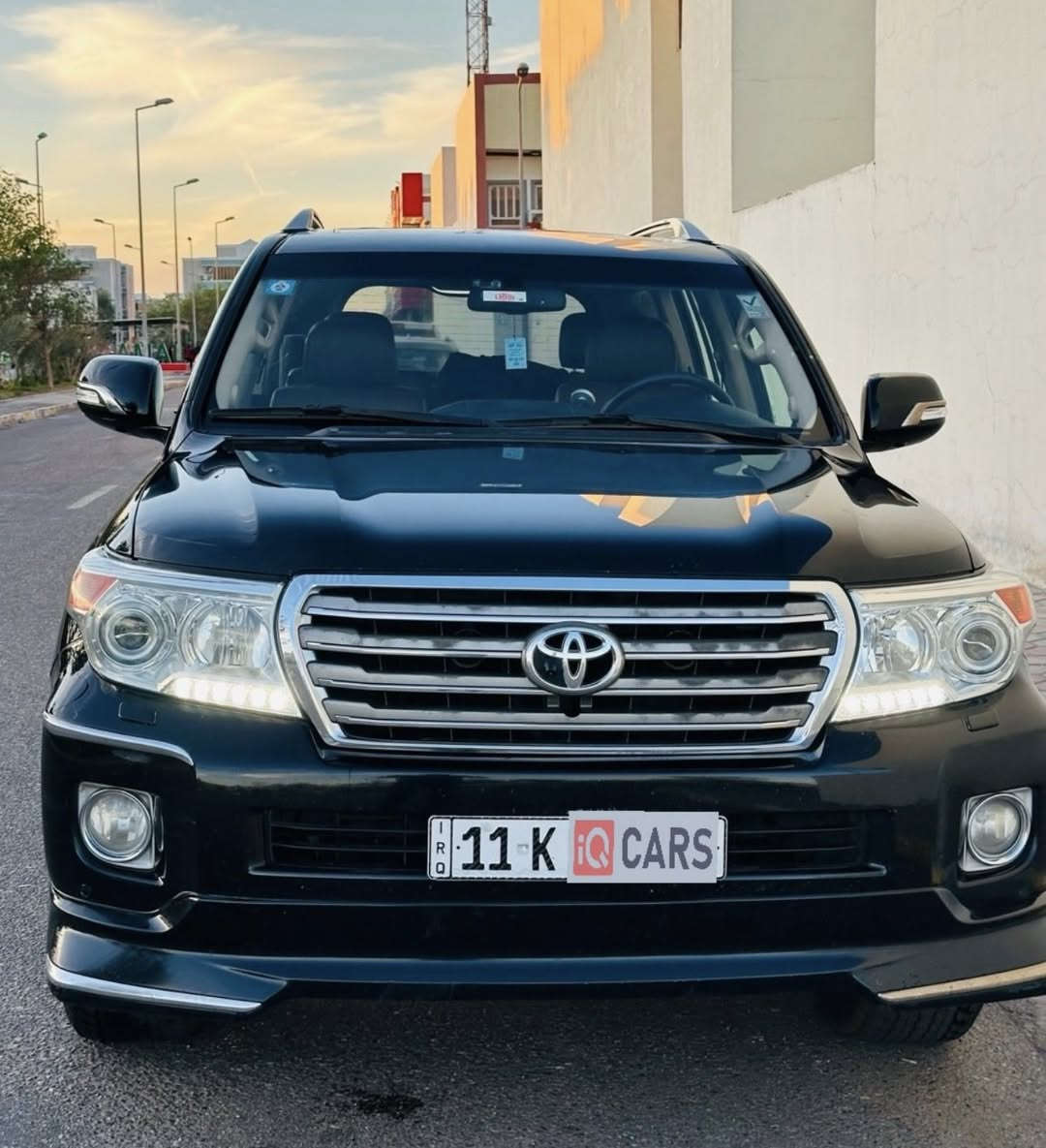 السلام عليكم 
لاندكروز VXr 2015 فول مواصفات محرك 5700 مكفولة ما عدا الدعاميات السيارة موجودة بالبصرة للاستفسار المراسلة على الواتساب ***********
