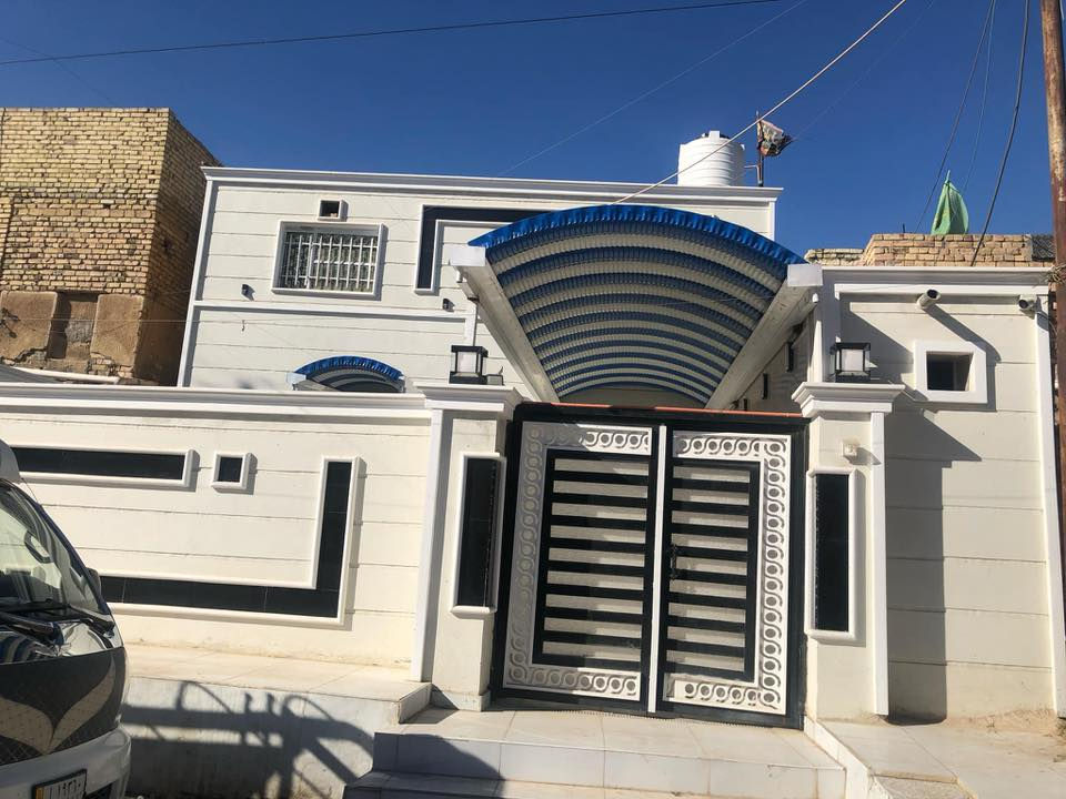 دار سكن طابو صرف 🏡
العنوان حي العسكري🌴🚗

المساحة 200 م 🌃

الطابق الأول 
غرفة نوم🛌 وصاله مطبخ استقبال 🚪
مجموعة حمام  🛁وكراج سيارة 🚙

الطابق الثاني 
غرفتين وصاله حمام  ومطبخ 

السعر 160  وبيه مجال 💵💸
للتواصل الاتصال على الرقم او مراسلة واتساب 📲📞

0780 249 3222
