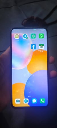 هواوي Y9a  ذاكره 128 عشوائيه 8  مبدل شاشه اصليه والكامره مكسوره مثل ما...