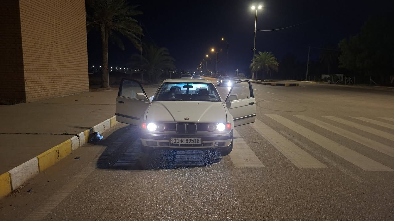 السلام عليكم BMW 735
السياره بيه شغلات بسيطه 
كير جديد
مكينه خير من الله 
كهربائيات مابيهن نقص 
تبريد ثلج🥶
السياره حلوه والله احله من الصوره 
مكانه 
بابل حله 
*********** 
بيه واتساب
