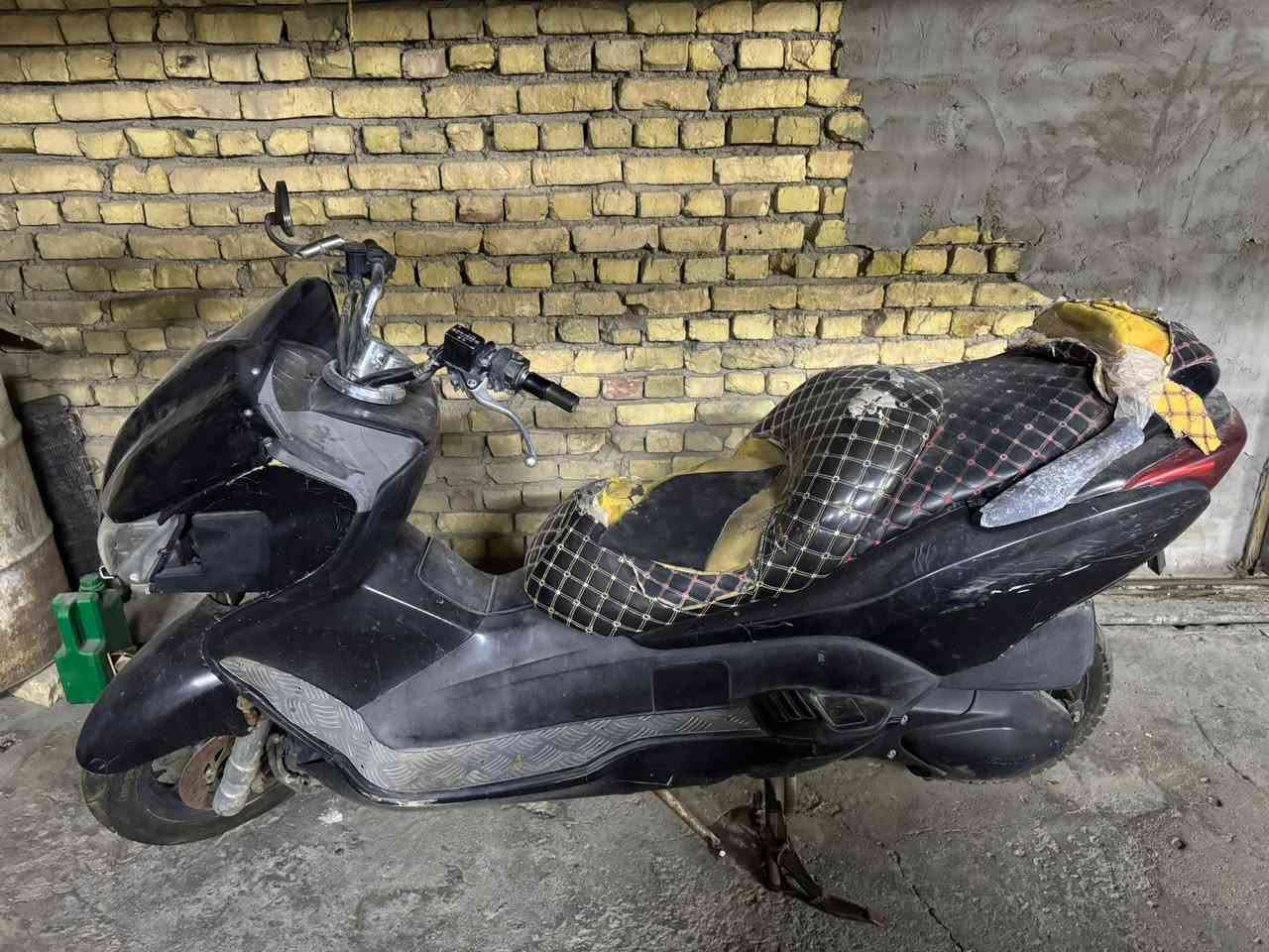 دراجه فورزه صفر 9
ضعف بل فيت بم 
وباتري هابط 
مداخله تصليح ابد ولا مجفته 
تجي واشوفها بعينك 
ب500 وبيها مجال 
للاستفسار ‭***********

