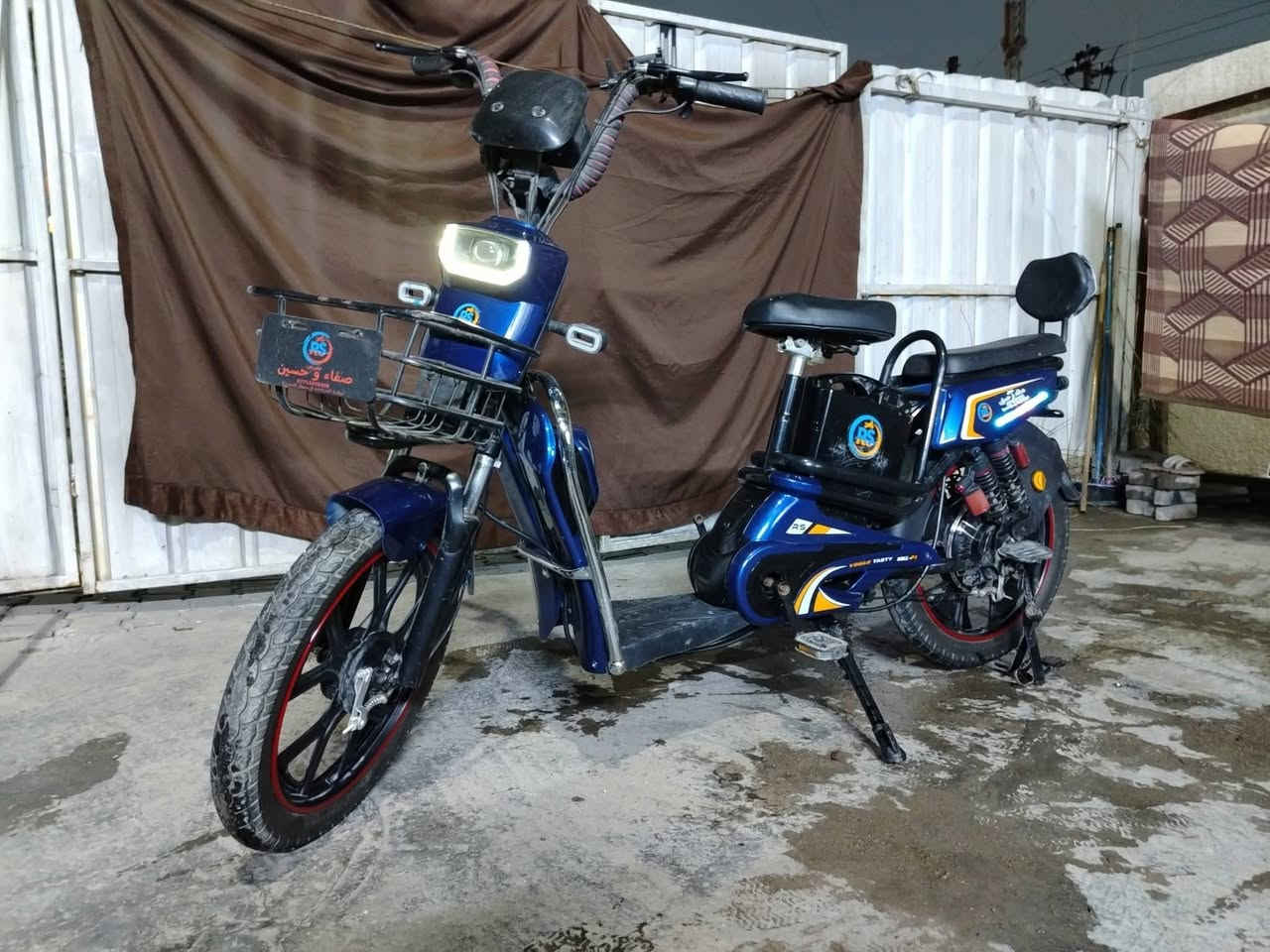 سلام عليكم دراجة شحن 5بطاريات شغاله اخت الجديده البطاريات جدد الله شاهد سعره 350وبيه مجال لشراي العنوان بغداد الاسكان رقم الهاتف ***********
