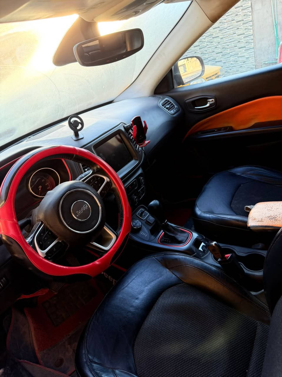 سلام عليكم للبيع جيب كومباس 2018  

سياره فول مواصفات واحد على واحد 
بنوراما بصمه كراسي كهربائية كشنات جلد يعني مواصفات فول فول
رقم بغداد الدولي 

سياره حادثه حلو شي بسيط
بدون تبديل وبدون صبغ غراضها كله موجوده اب امريكا يعني سياره ليبل واحد

سياره تو كلر لونيين 
اسود وبرتقالي 

مكان بغداد الزعفرانيه 
للاستفسار ***********
